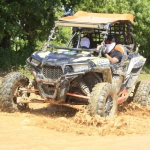 Buggy dominicano da Punta Cana con spiaggia e cenote