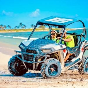 Punta Cana : Excursion en buggy sur la plage de Macao avec équitation
