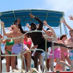 Punta Cana : Bateau de fête Jelouma avec transferts aller-retour2