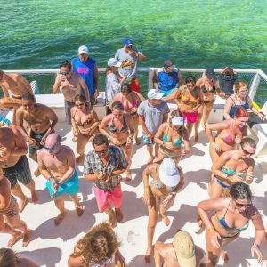 Partyboot in Punta Cana mit Open Bar und Riffschnorcheln
