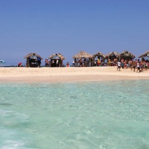 Cayo Arena : Expérience VIP à bord d'un catamaran de luxe